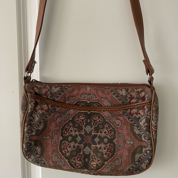 L.L. Bean Handbags - L.L. Bean Tapestry Crossbody Shoulder Purse Vintage Leather Bag Zipper USA Made